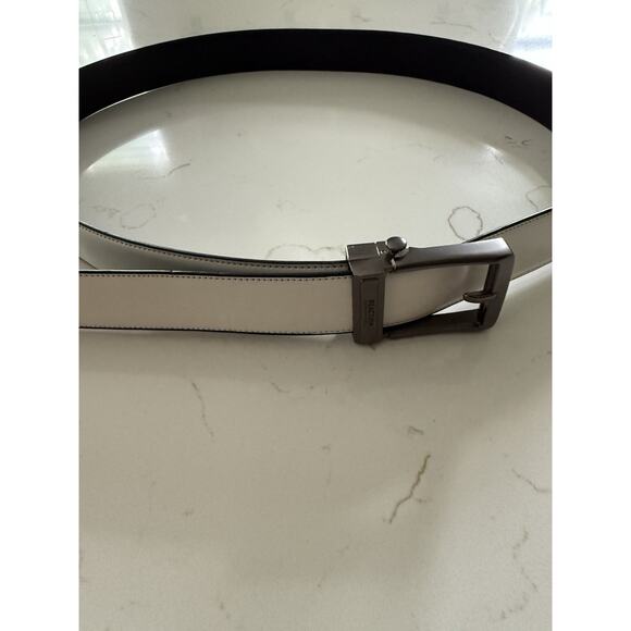 Reaction Kenneth Cole White Leather Belt Casual Golf Workwear Size 36-40 - Picture 1 of 6